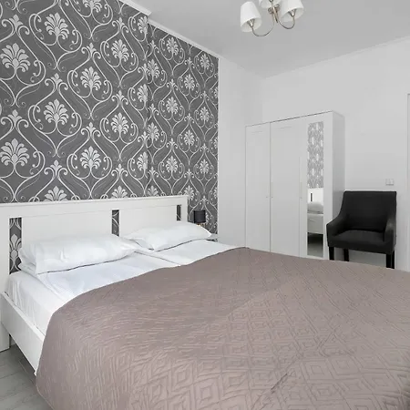 Jasny Apartament Z Balkonem Lodz Kilinskiego 121A By Heyrent Lodz