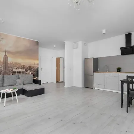 Jasny Apartament Z Balkonem Lodz Kilinskiego 121A By Heyrent Apartment Lodz