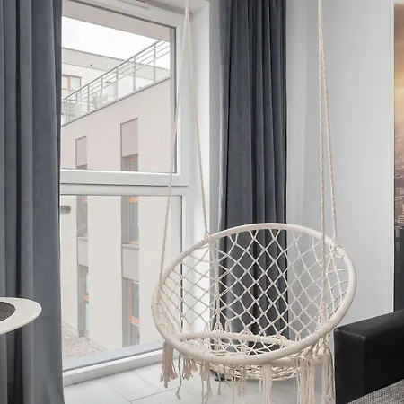 Jasny Apartament Z Balkonem Lodz Kilinskiego 121A By Heyrent Lodz