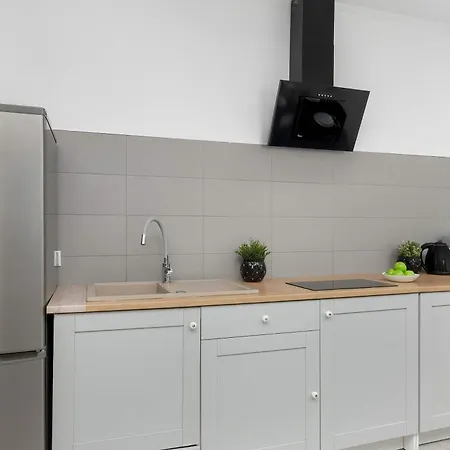 Jasny Apartament Z Balkonem Lodz Kilinskiego 121A By Heyrent Apartment