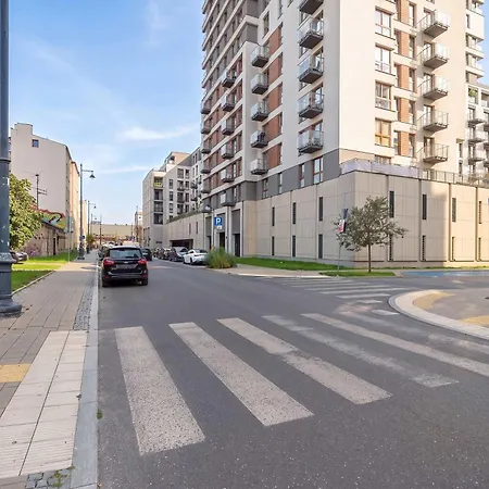 Jasny Apartament Z Balkonem Lodz Kilinskiego 121A By Heyrent Lodz